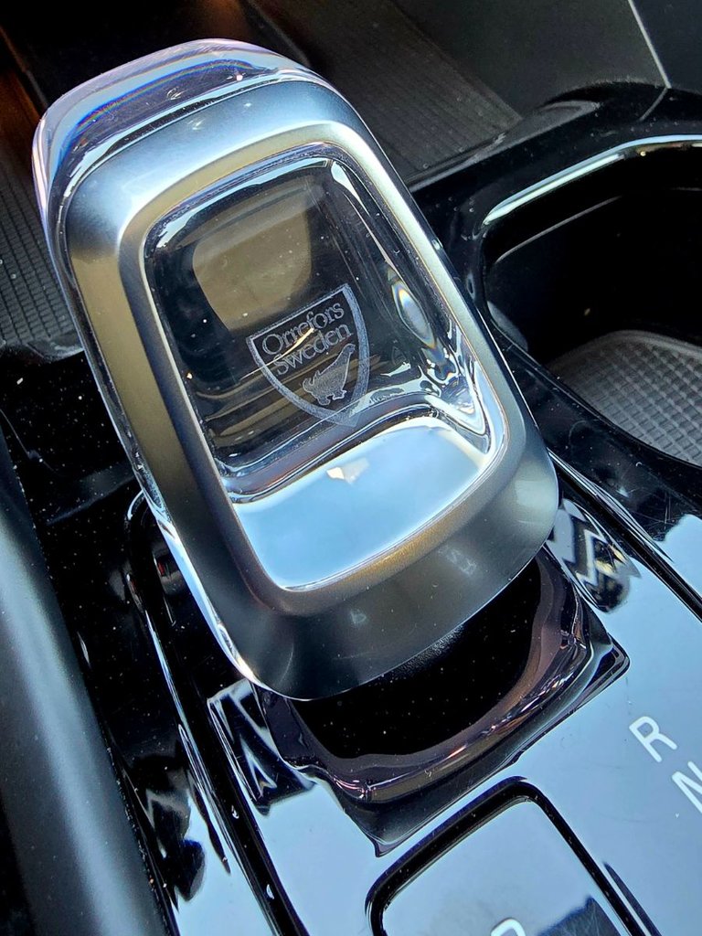 2025 Volvo XC40 PLUS DARK THEME-30