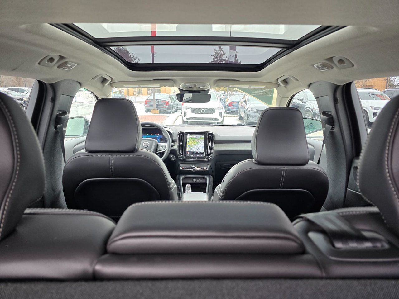 2025 Volvo XC40 PLUS DARK THEME-6