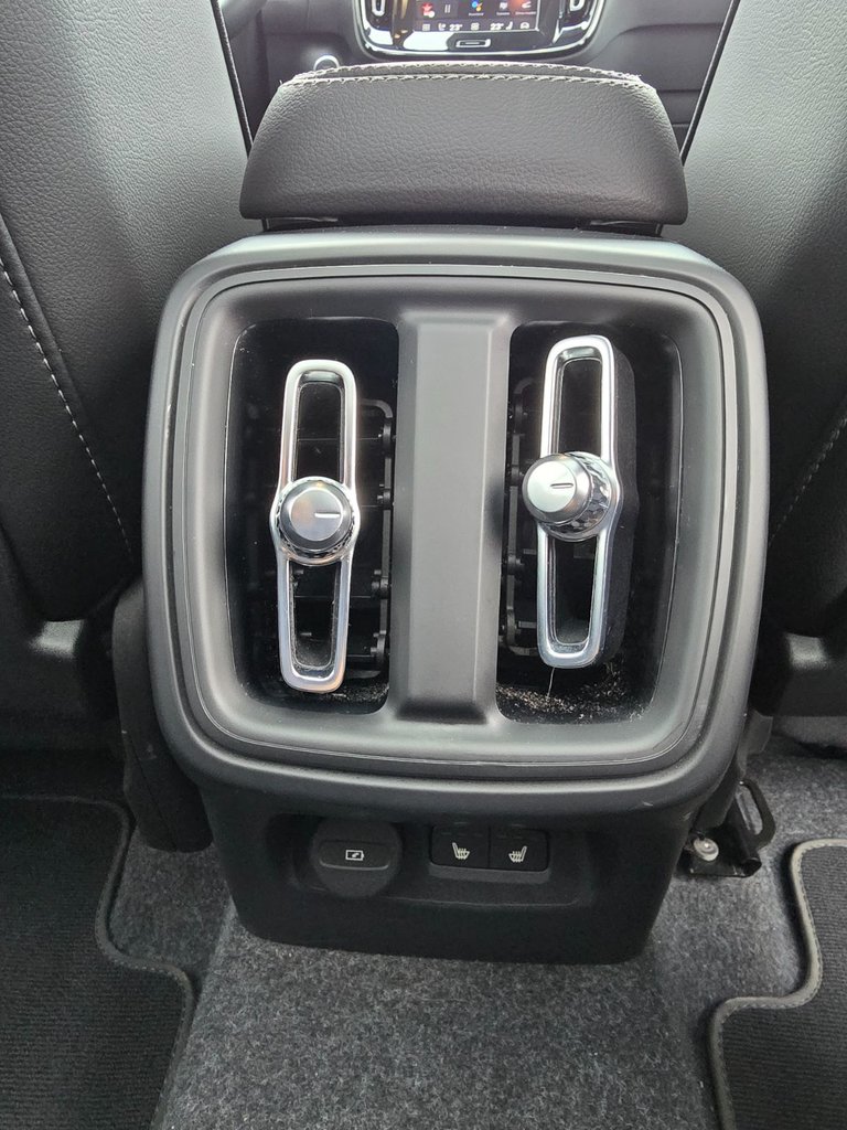 2025 Volvo XC40 PLUS DARK THEME-20