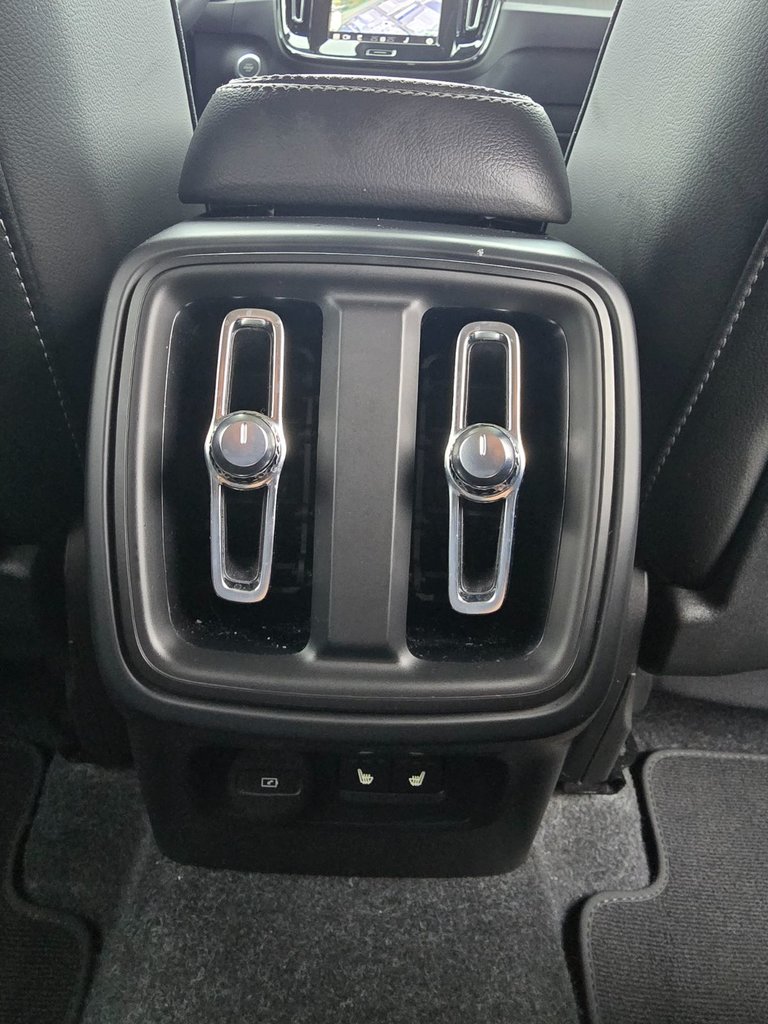 2025 Volvo XC40 CORE BRIGHT THEME-20