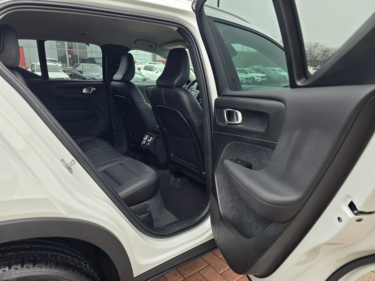 2025 Volvo XC40 CORE BRIGHT THEME-18