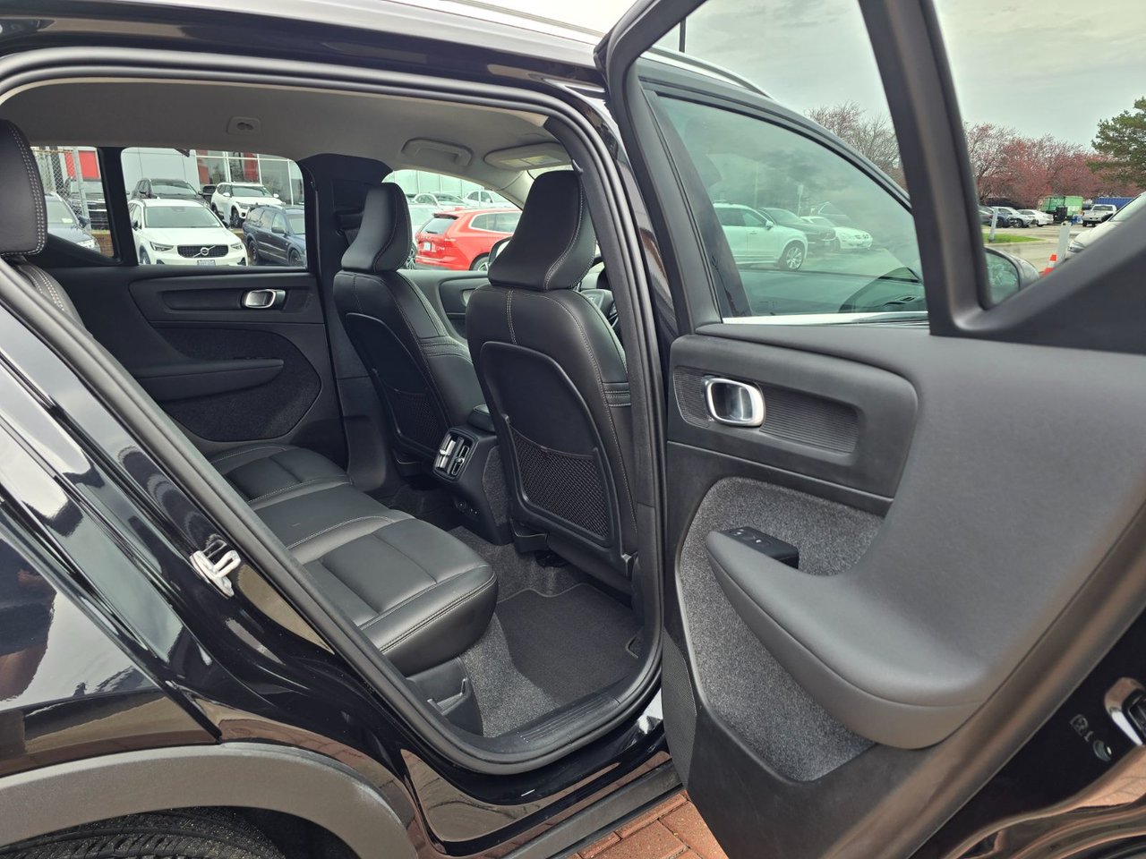 2025 Volvo XC40 CORE BRIGHT THEME-18