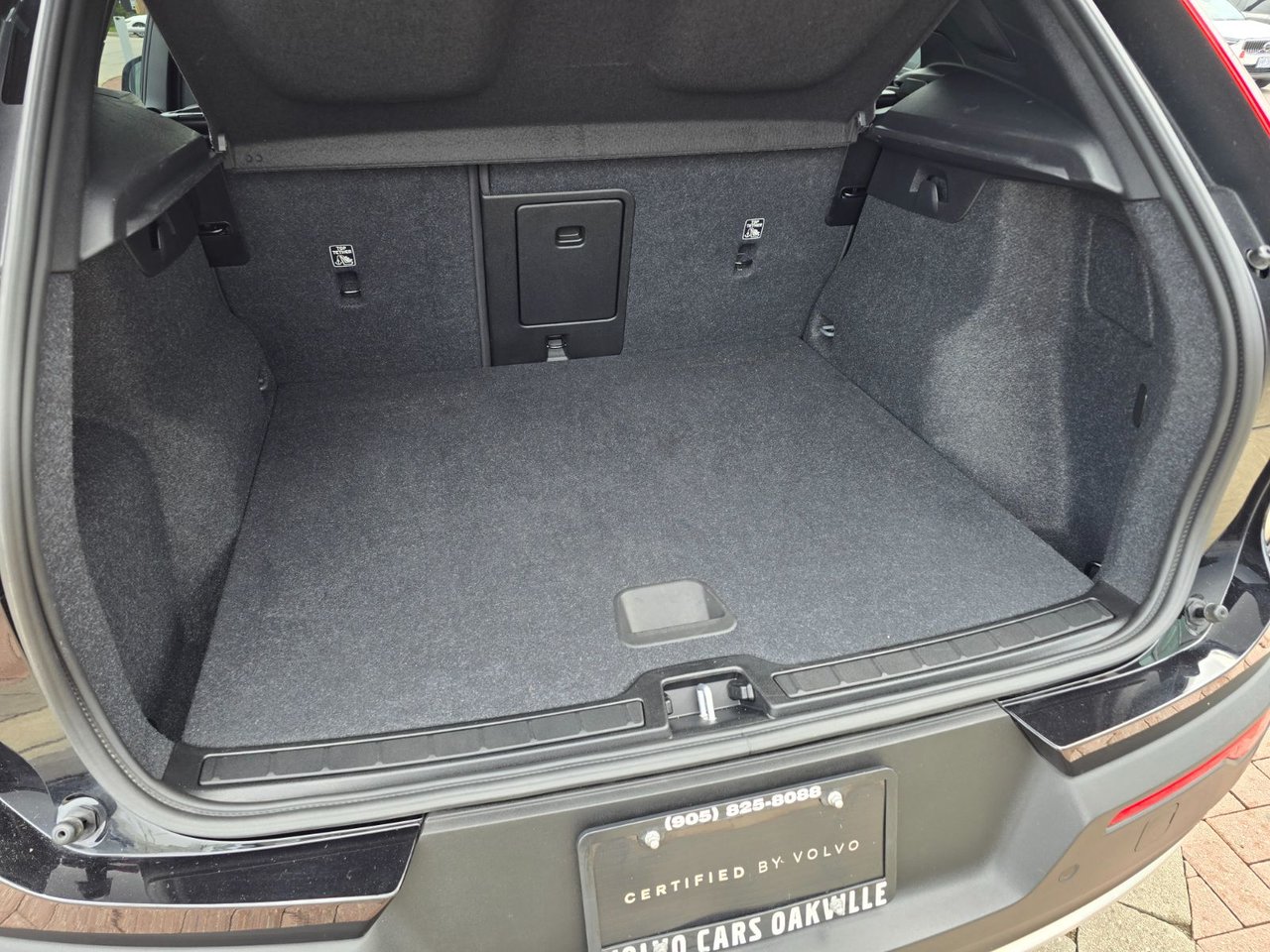 2025 Volvo XC40 CORE BRIGHT THEME-17