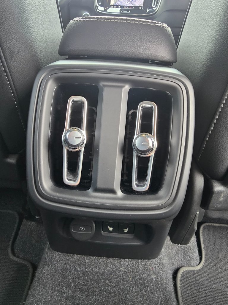 2025 Volvo XC40 CORE BRIGHT THEME-20