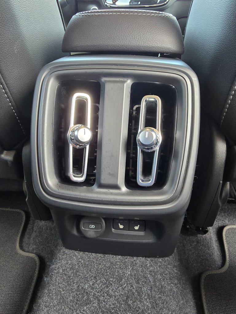 2025 Volvo XC40 CORE BRIGHT THEME-20