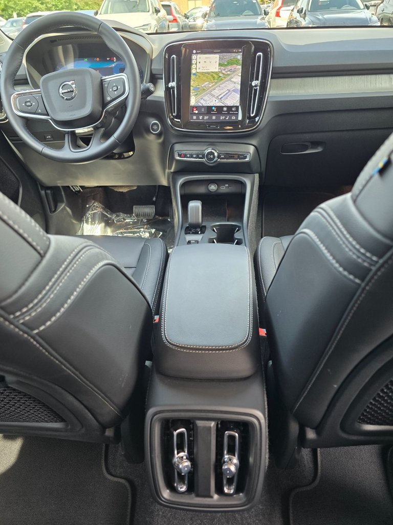 2025 Volvo XC40 CORE BRIGHT THEME-21