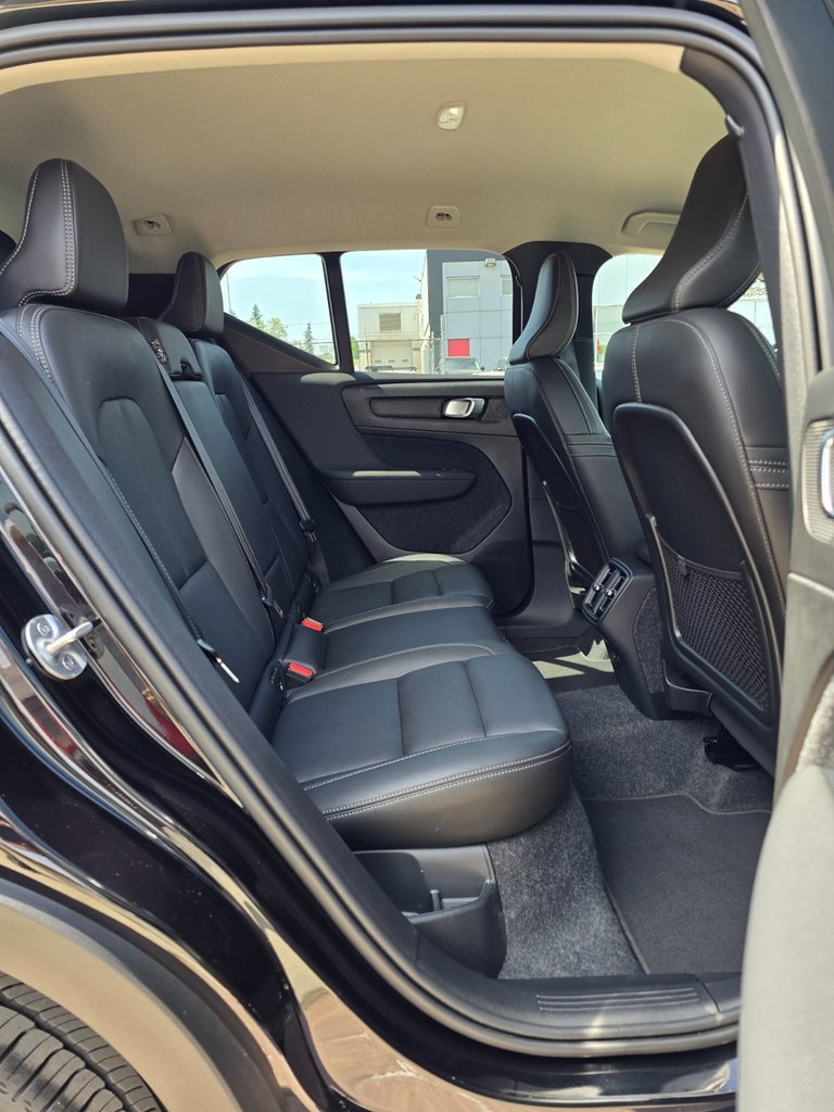 2025 Volvo XC40 CORE BRIGHT THEME-19