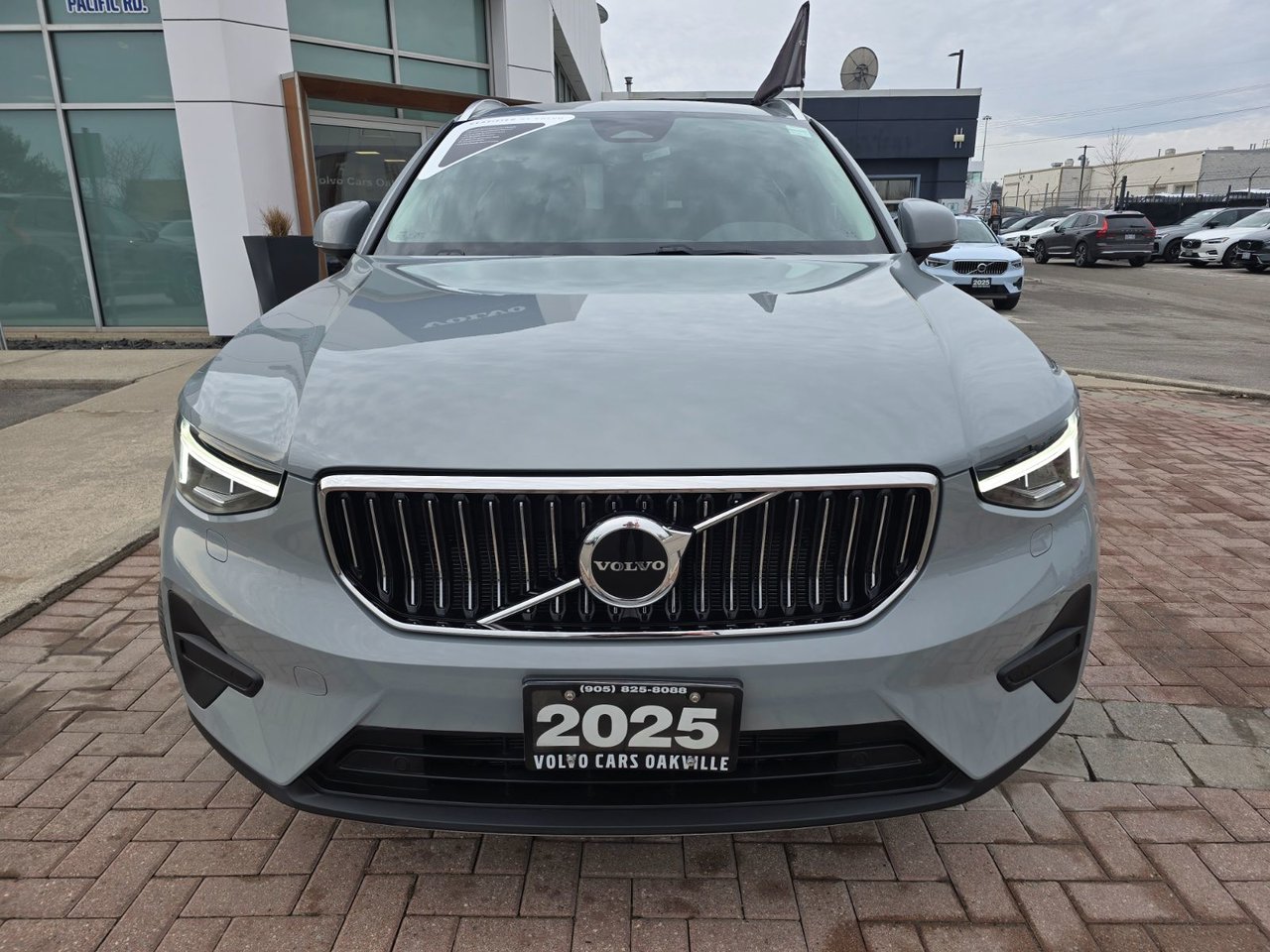 2025 Volvo XC40 CORE BRIGHT THEME-3