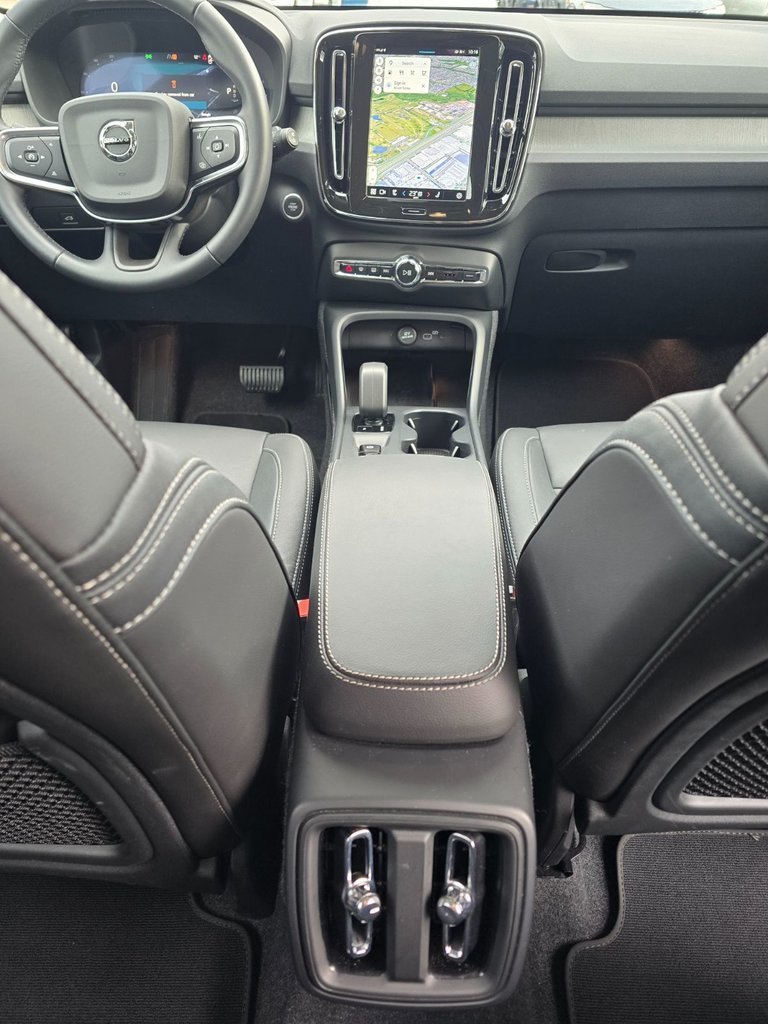 2025 Volvo XC40 CORE BRIGHT THEME-21