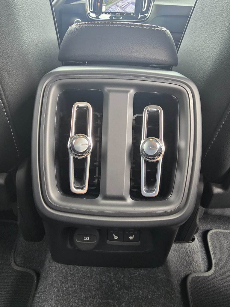 2025 Volvo XC40 CORE BRIGHT THEME-20