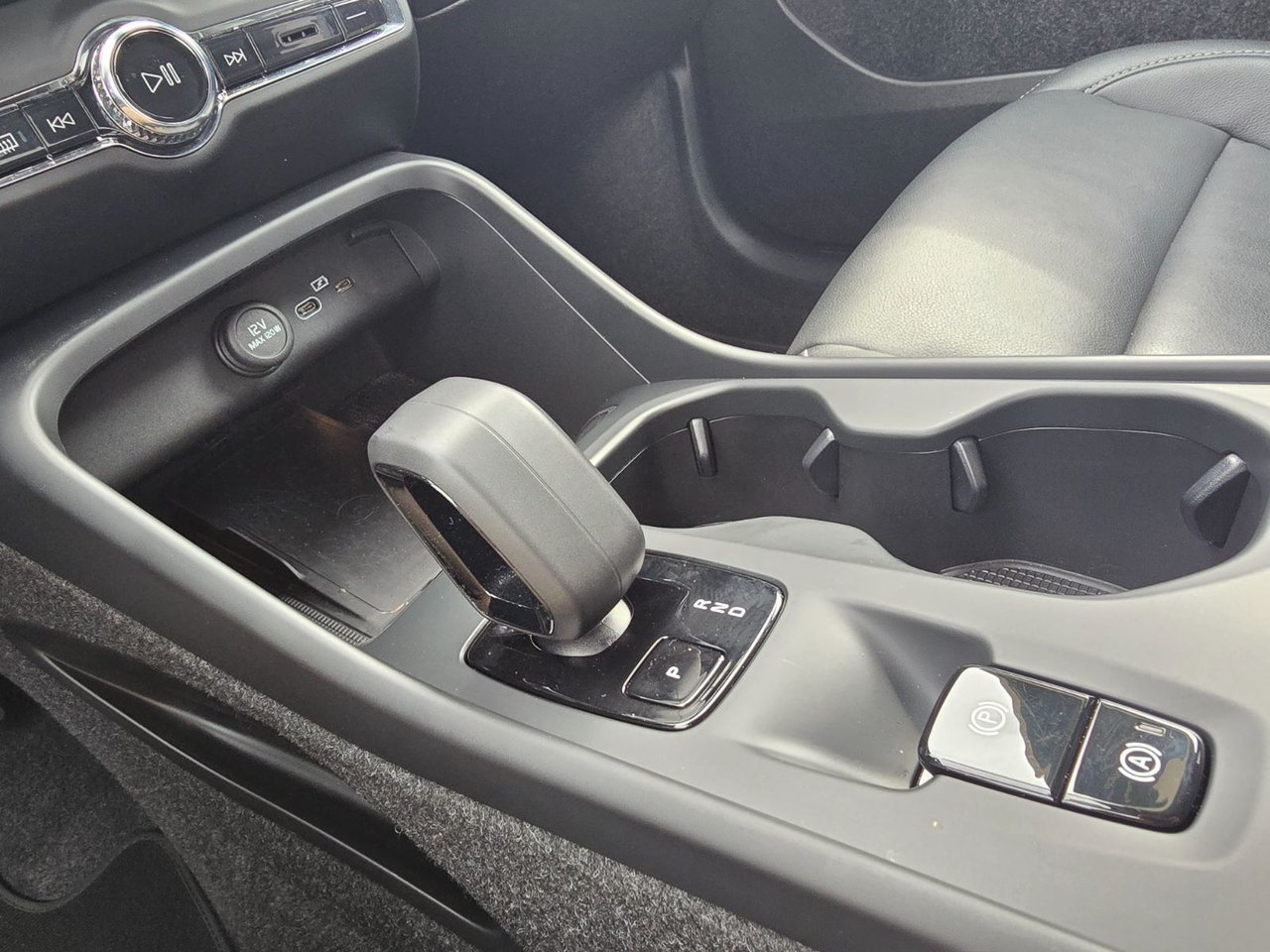 2025 Volvo XC40 CORE BRIGHT THEME-29