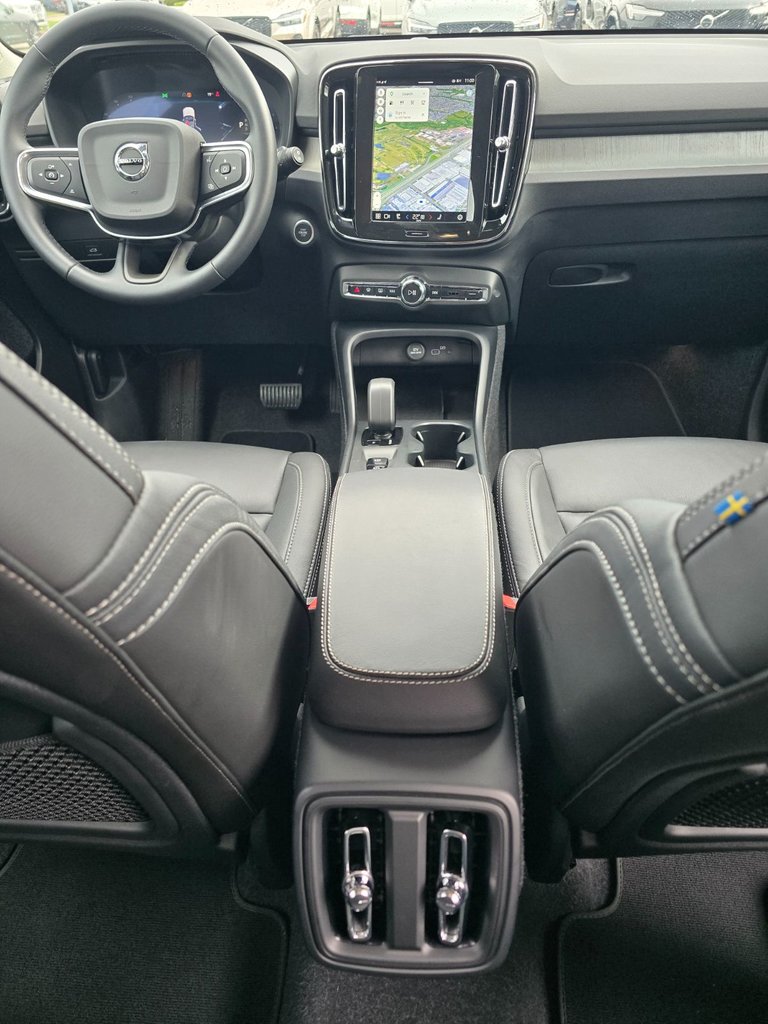 2025 Volvo XC40 CORE BRIGHT THEME-21
