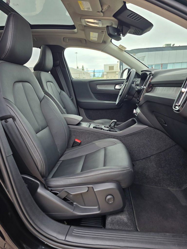 2025 Volvo XC40 CORE BRIGHT THEME-23
