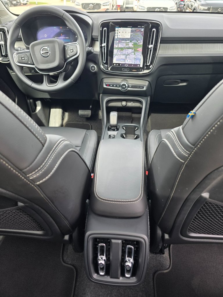 2025 Volvo XC40 CORE BRIGHT THEME-21