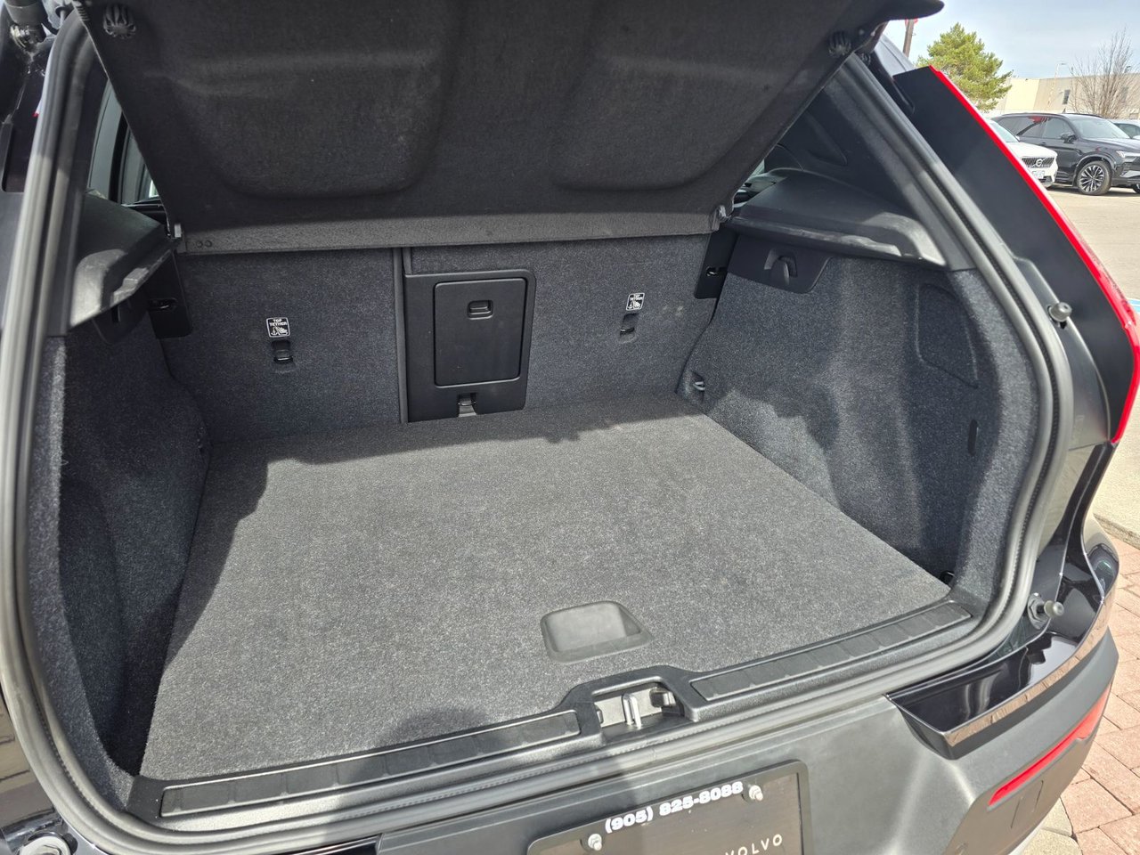 2025 Volvo XC40 CORE BRIGHT THEME-17