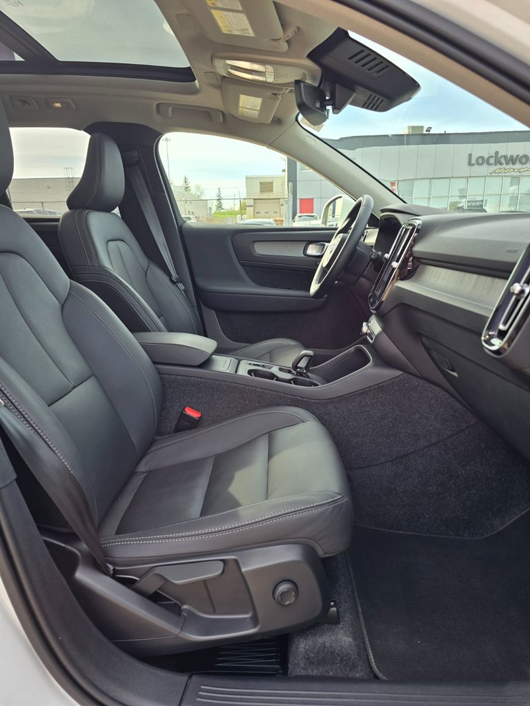 2025 Volvo XC40 CORE BRIGHT THEME-23
