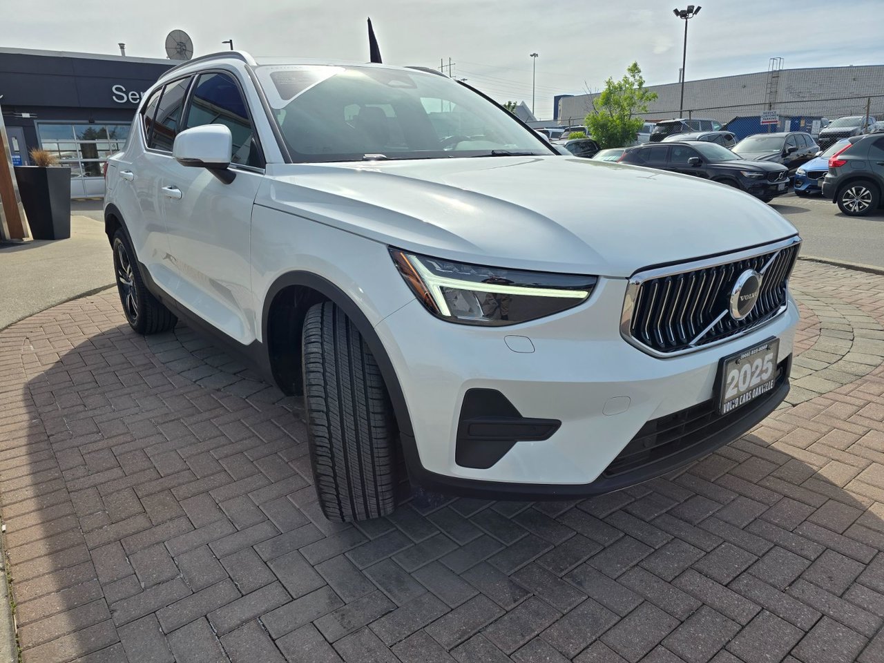 2025 Volvo XC40 CORE BRIGHT THEME-5