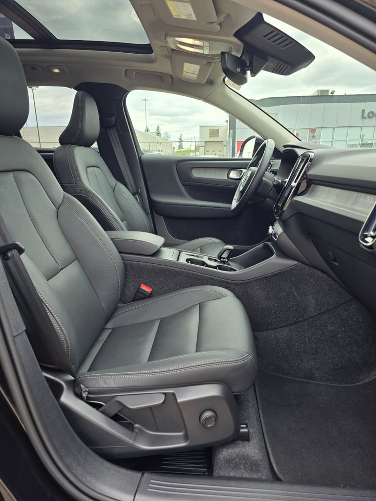 2025 Volvo XC40 CORE BRIGHT THEME-23