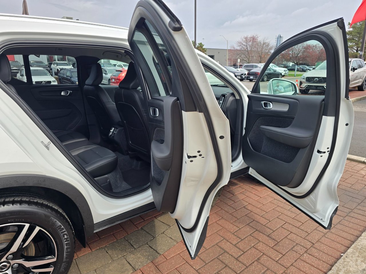 2025 Volvo XC40 CORE BRIGHT THEME-10