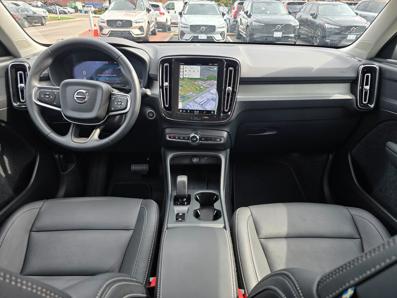 2025 Volvo XC40 CORE BRIGHT THEME-4