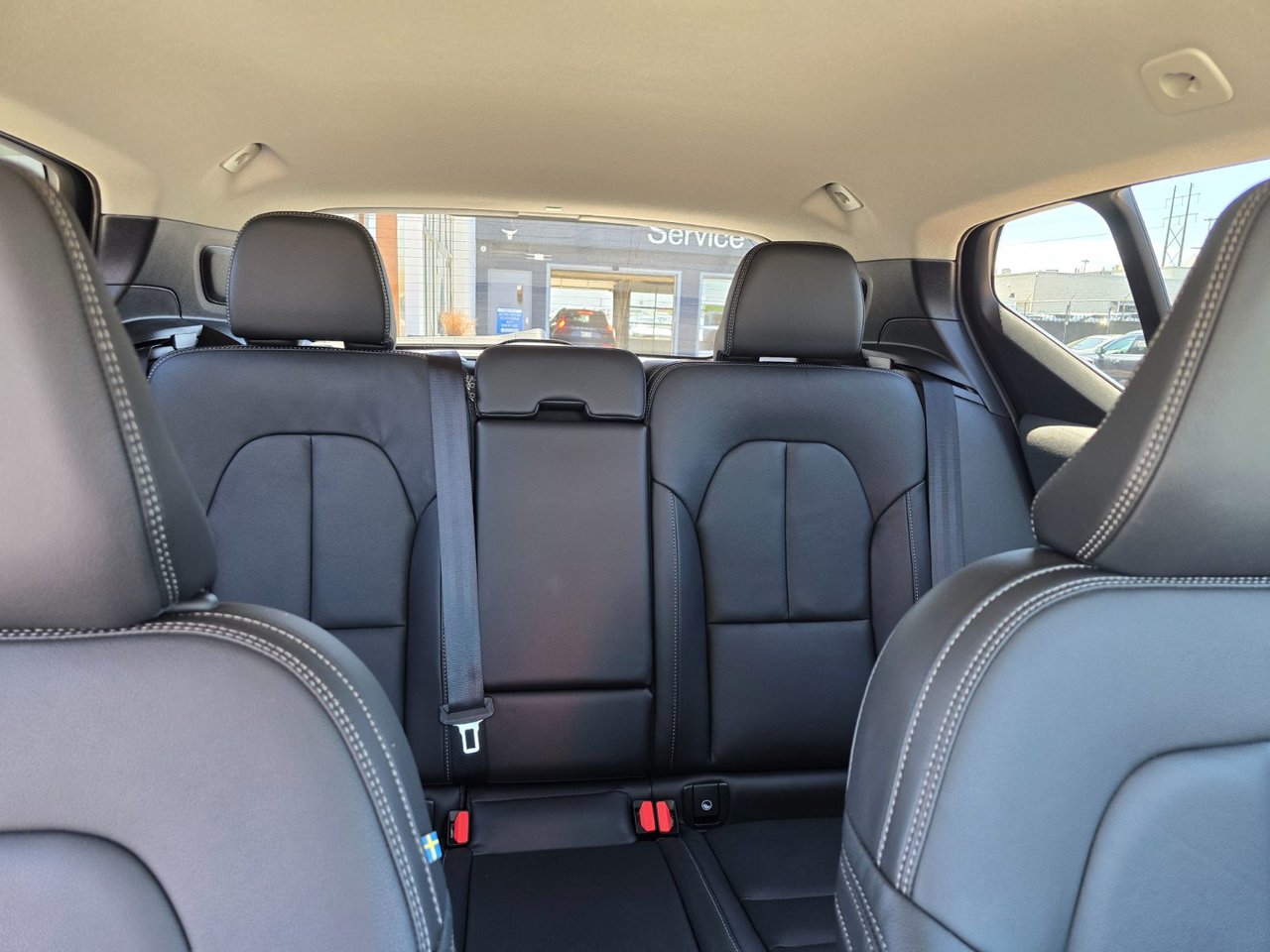 2025 Volvo XC40 CORE BRIGHT THEME-8