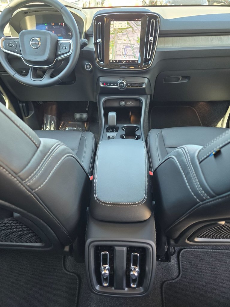 2025 Volvo XC40 CORE BRIGHT THEME-21