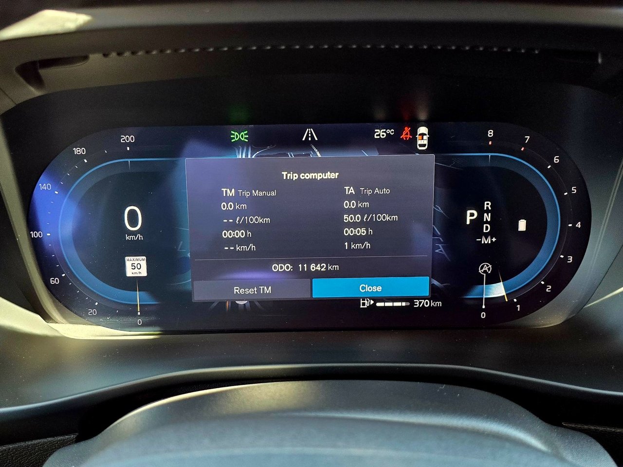 2025 Volvo XC40 CORE BRIGHT THEME-1