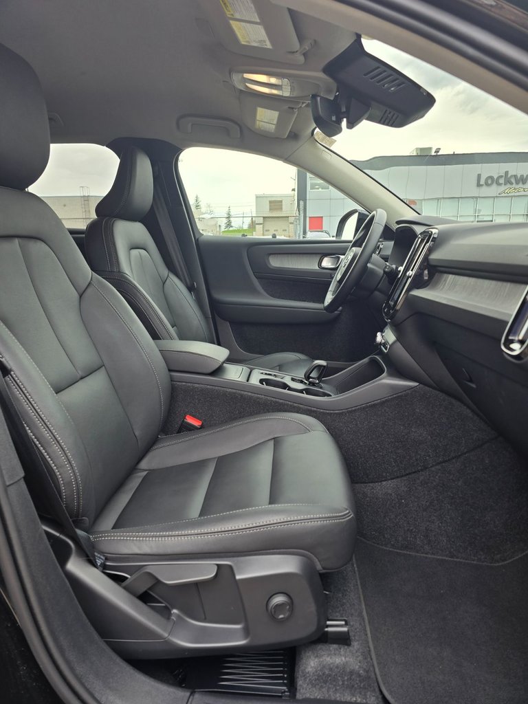 2025 Volvo XC40 CORE BRIGHT THEME-22