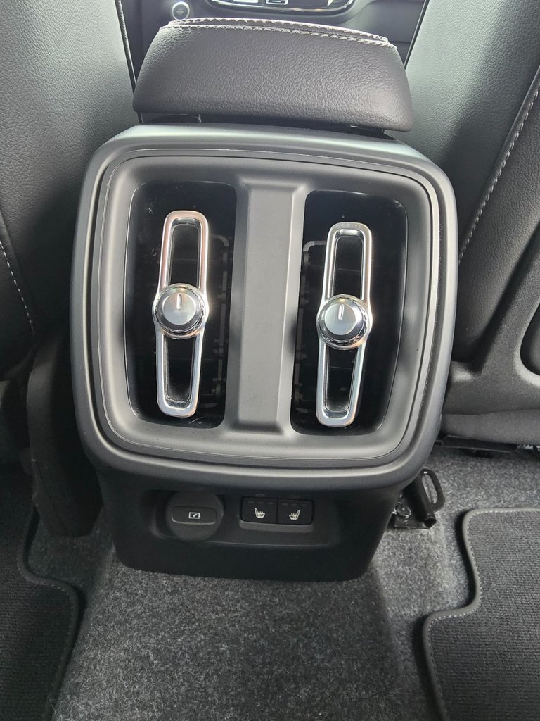 2025 Volvo XC40 CORE BRIGHT THEME-21