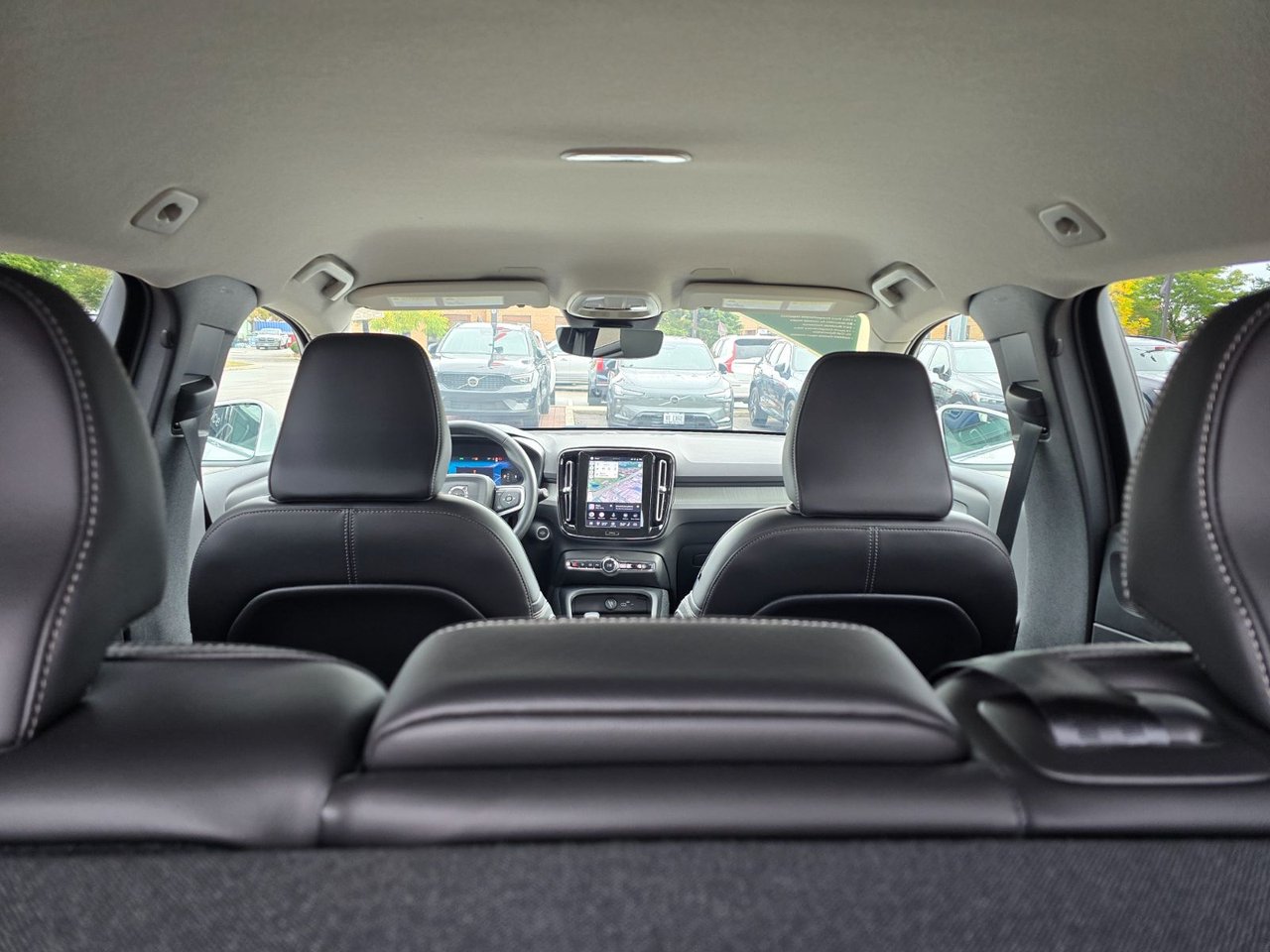 2025 Volvo XC40 CORE BRIGHT THEME-6
