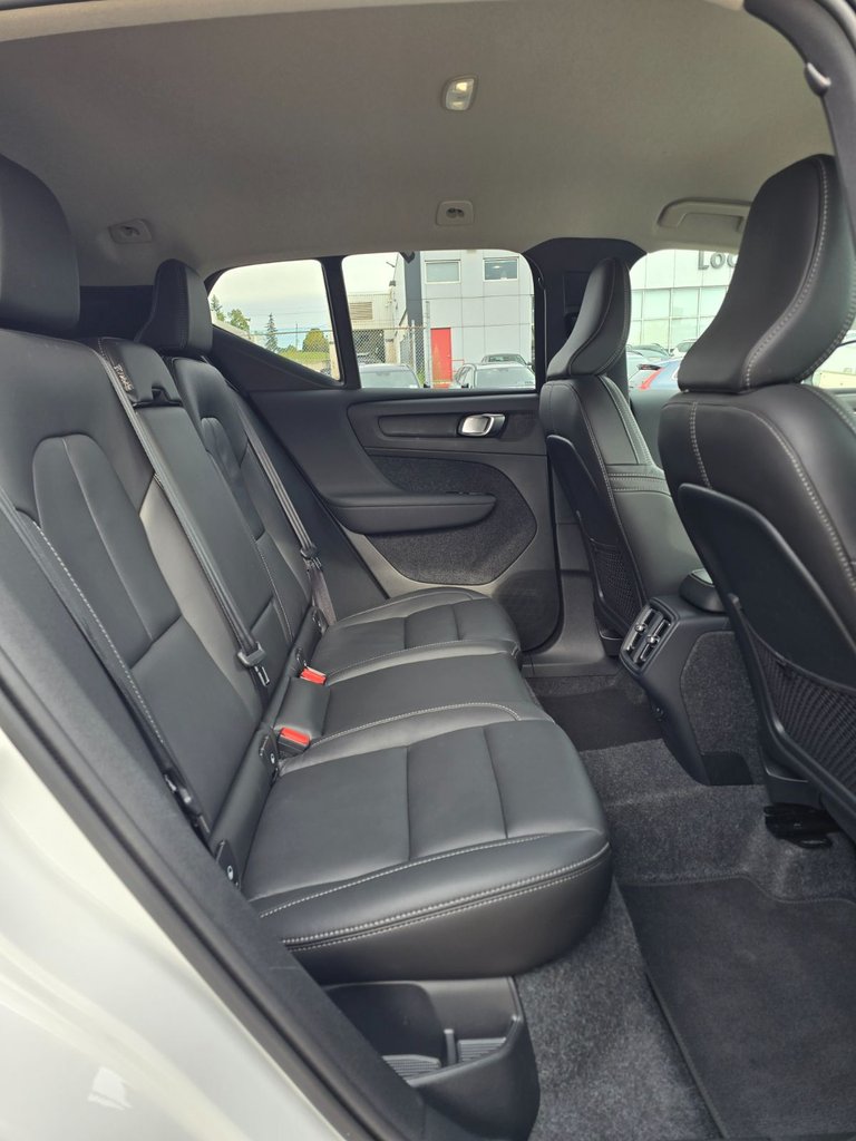 2025 Volvo XC40 CORE BRIGHT THEME-20