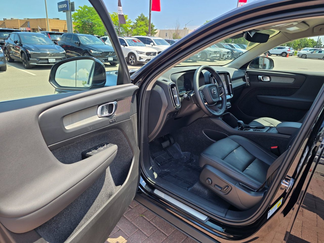 2025 Volvo XC40 CORE BRIGHT THEME-12