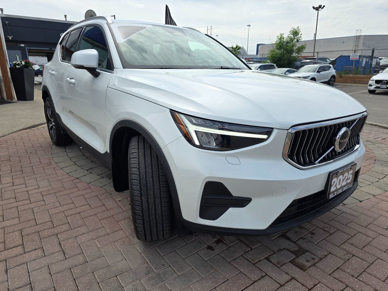2025 Volvo XC40 CORE BRIGHT THEME-5
