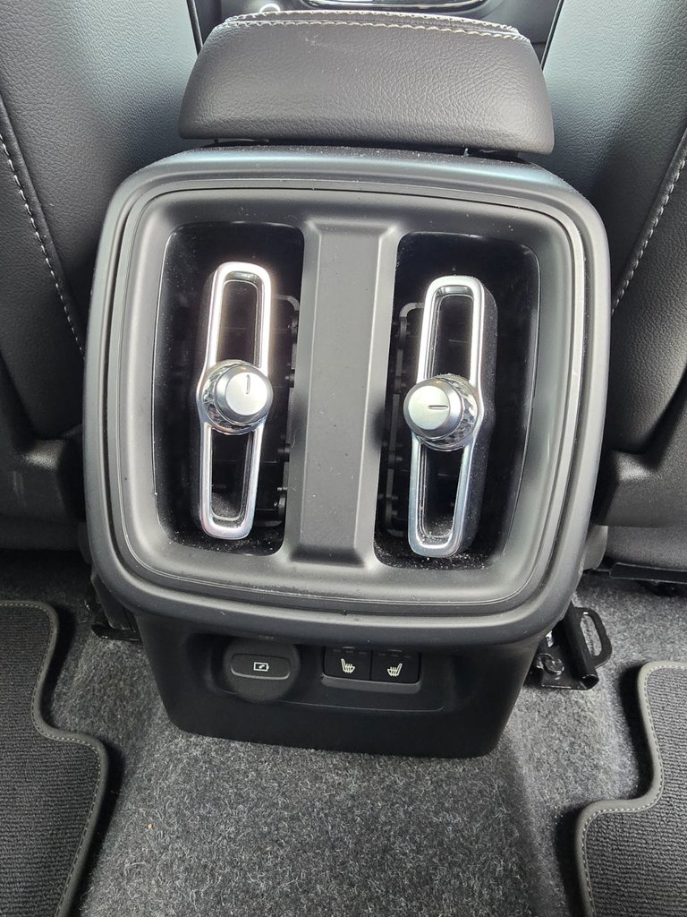 2025 Volvo XC40 CORE BRIGHT THEME-20