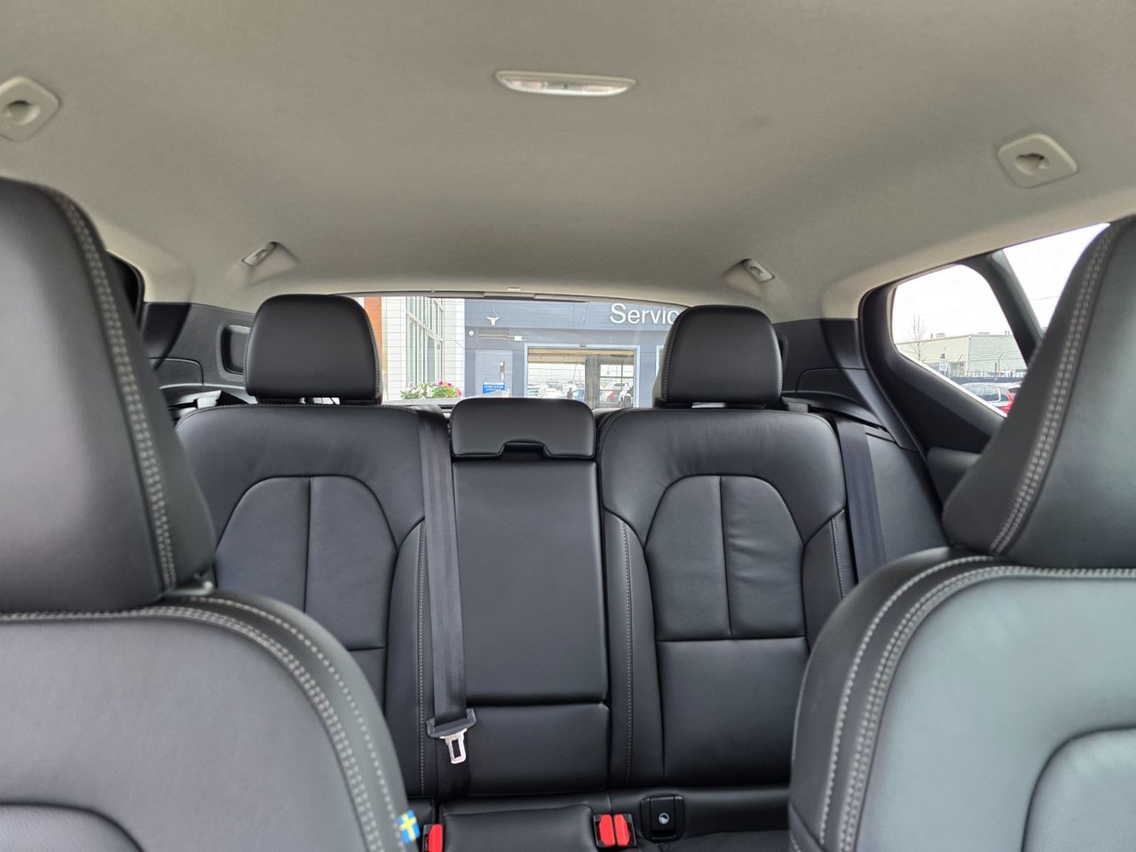 2025 Volvo XC40 CORE BRIGHT THEME-8