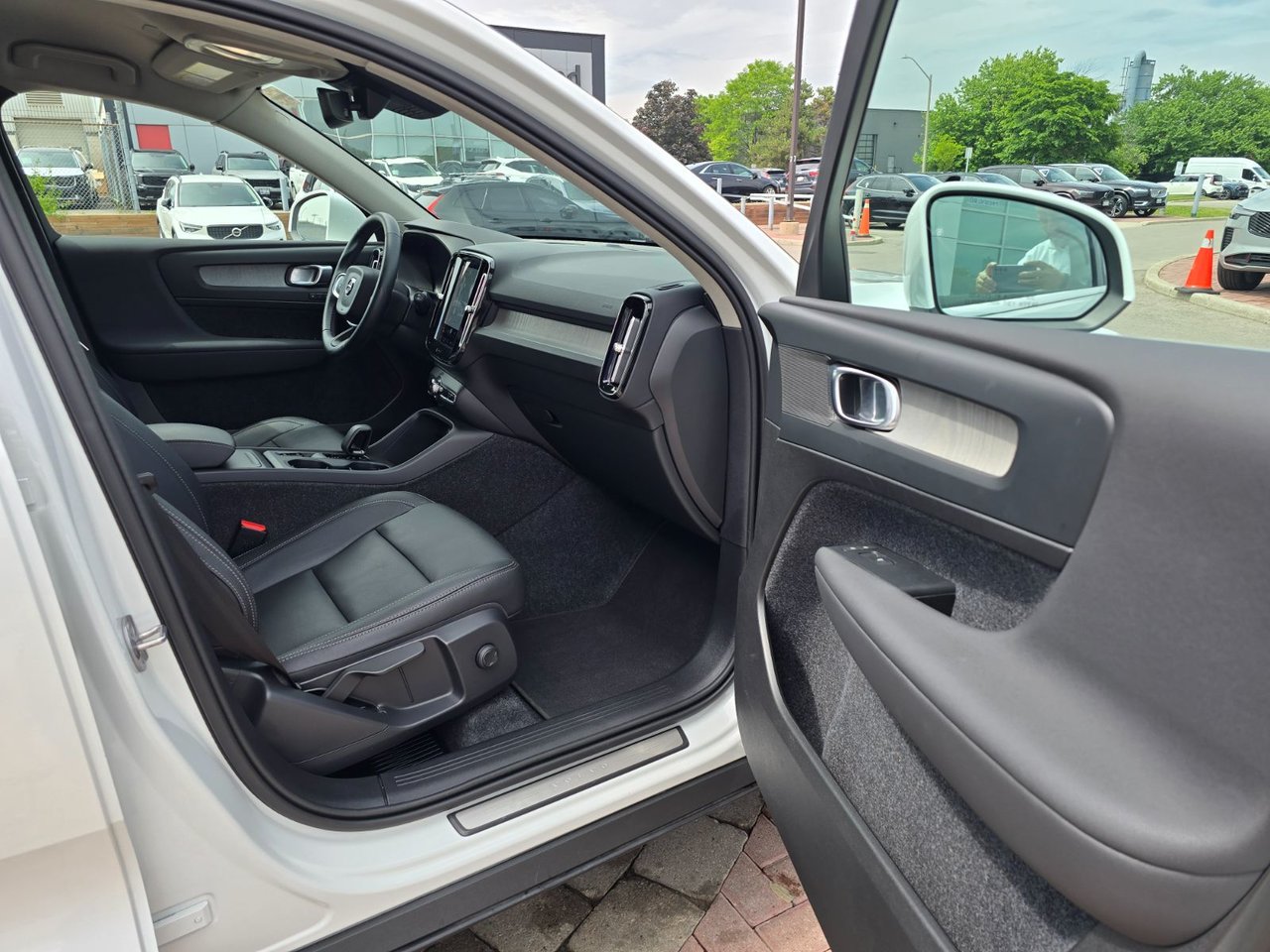 2025 Volvo XC40 CORE BRIGHT THEME-21
