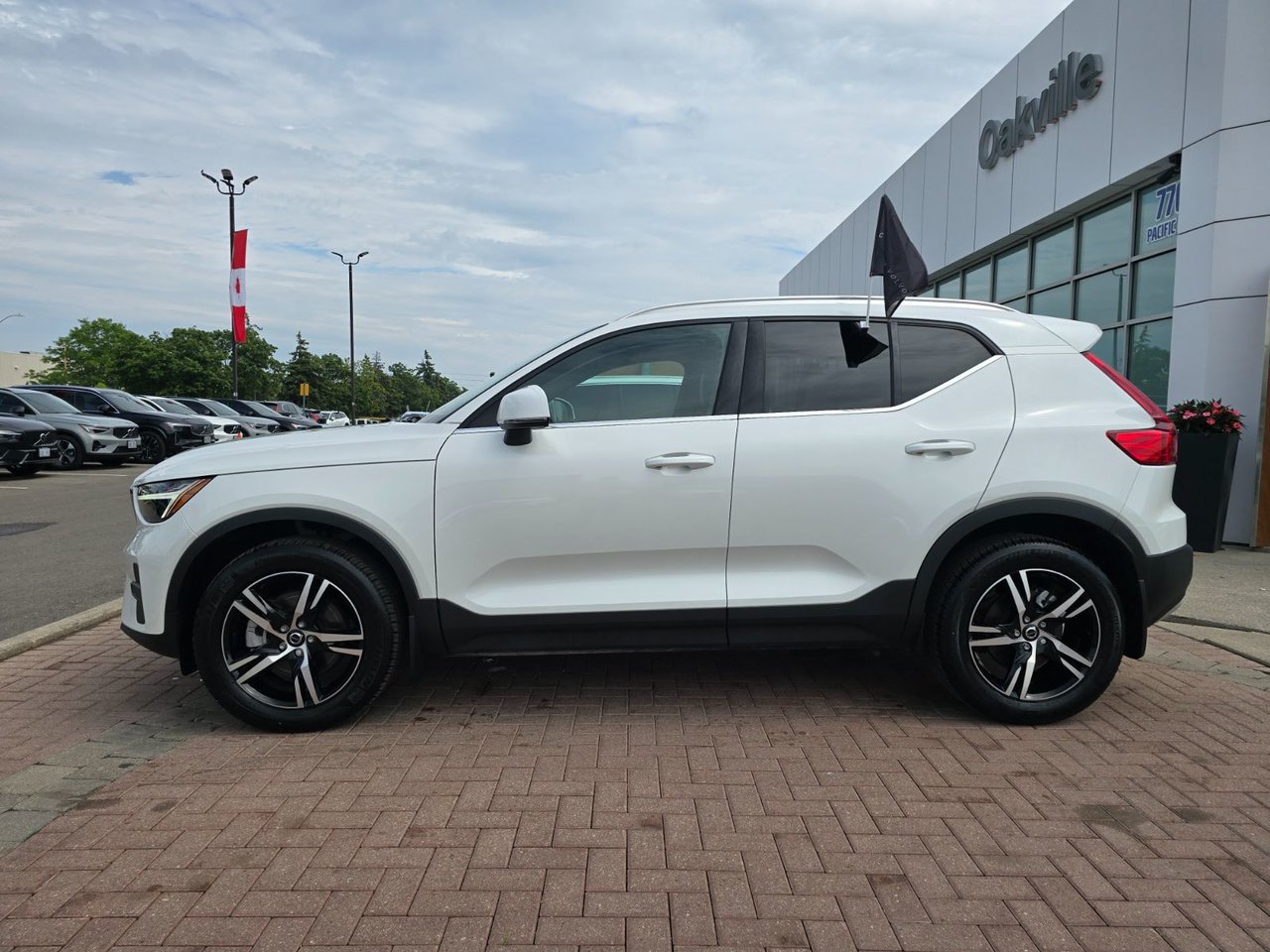 2025 Volvo XC40 CORE BRIGHT THEME-9