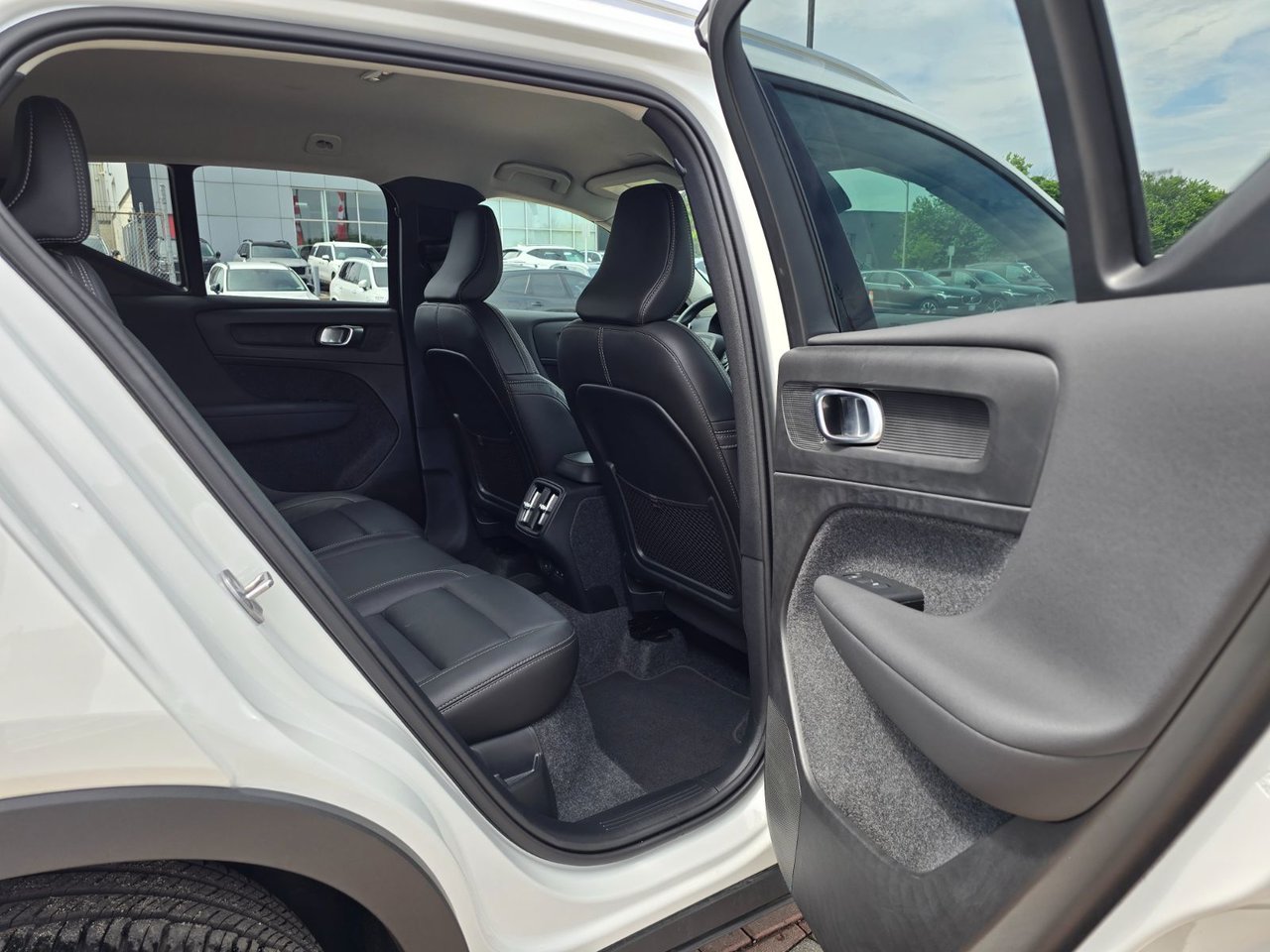 2025 Volvo XC40 CORE BRIGHT THEME-18