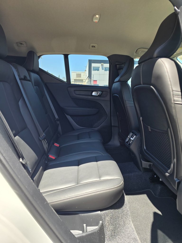 2025 Volvo XC40 CORE BRIGHT THEME-18