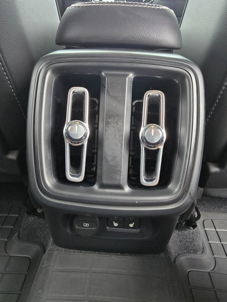 2025 Volvo XC40 CORE BRIGHT THEME-20