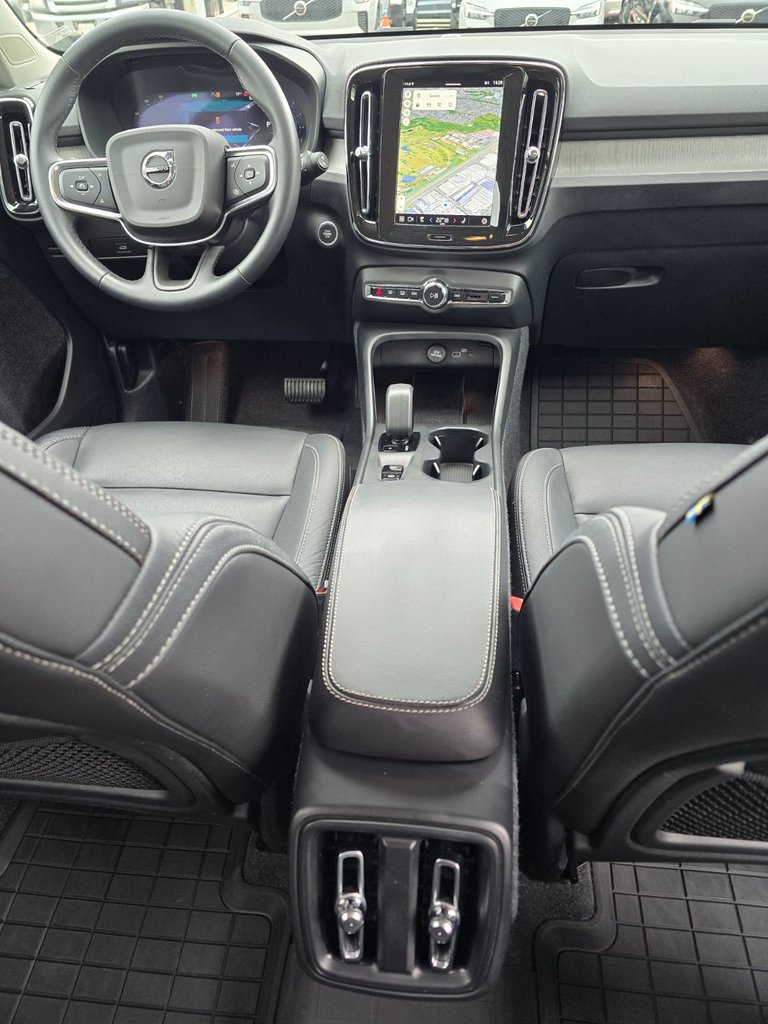 2025 Volvo XC40 CORE BRIGHT THEME-21