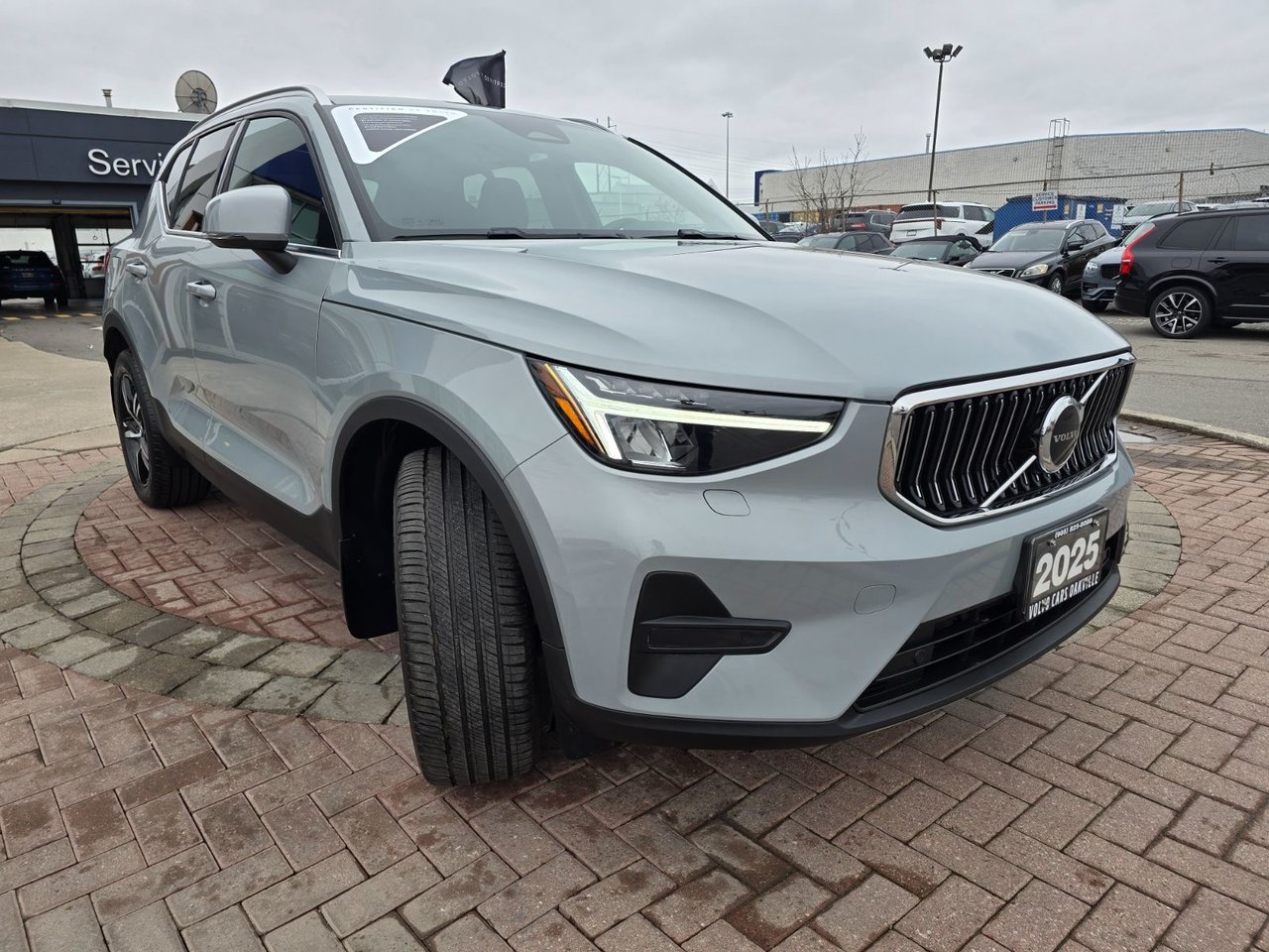2025 Volvo XC40 CORE BRIGHT THEME-5