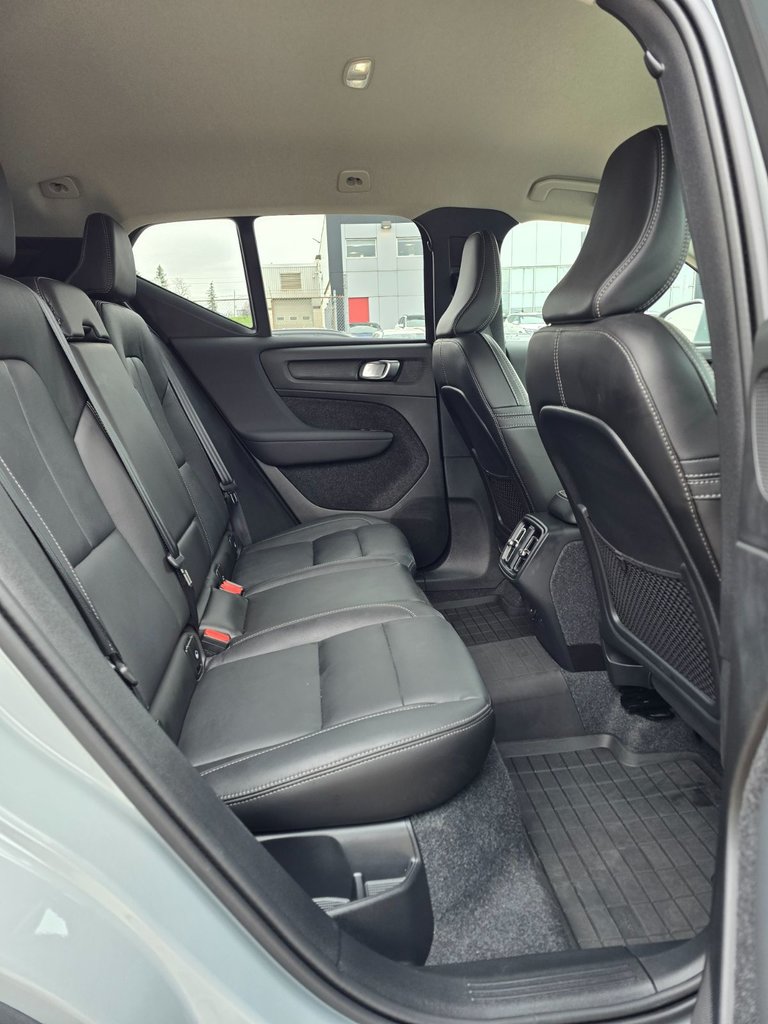 2025 Volvo XC40 CORE BRIGHT THEME-19