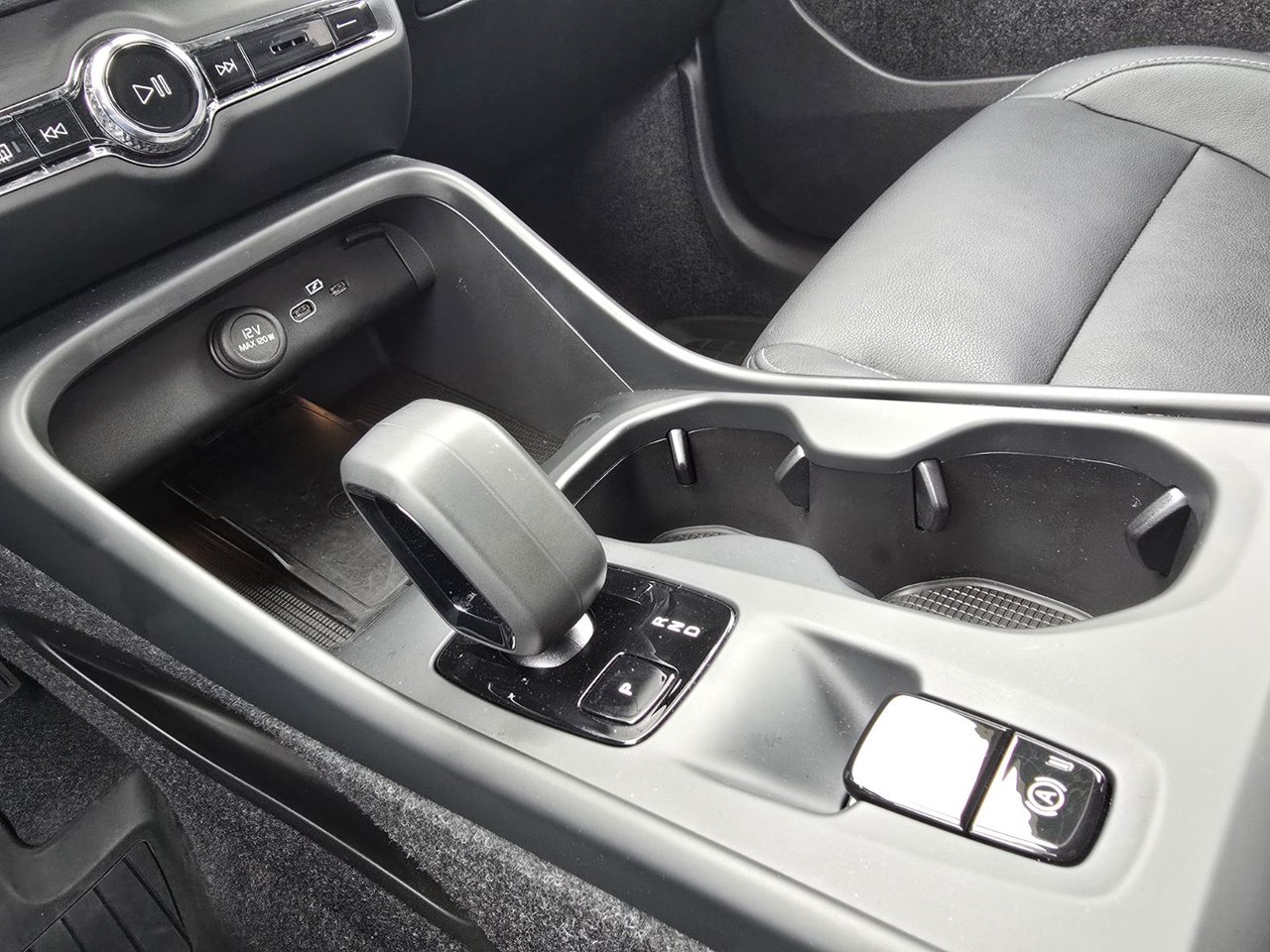 2025 Volvo XC40 CORE BRIGHT THEME-29