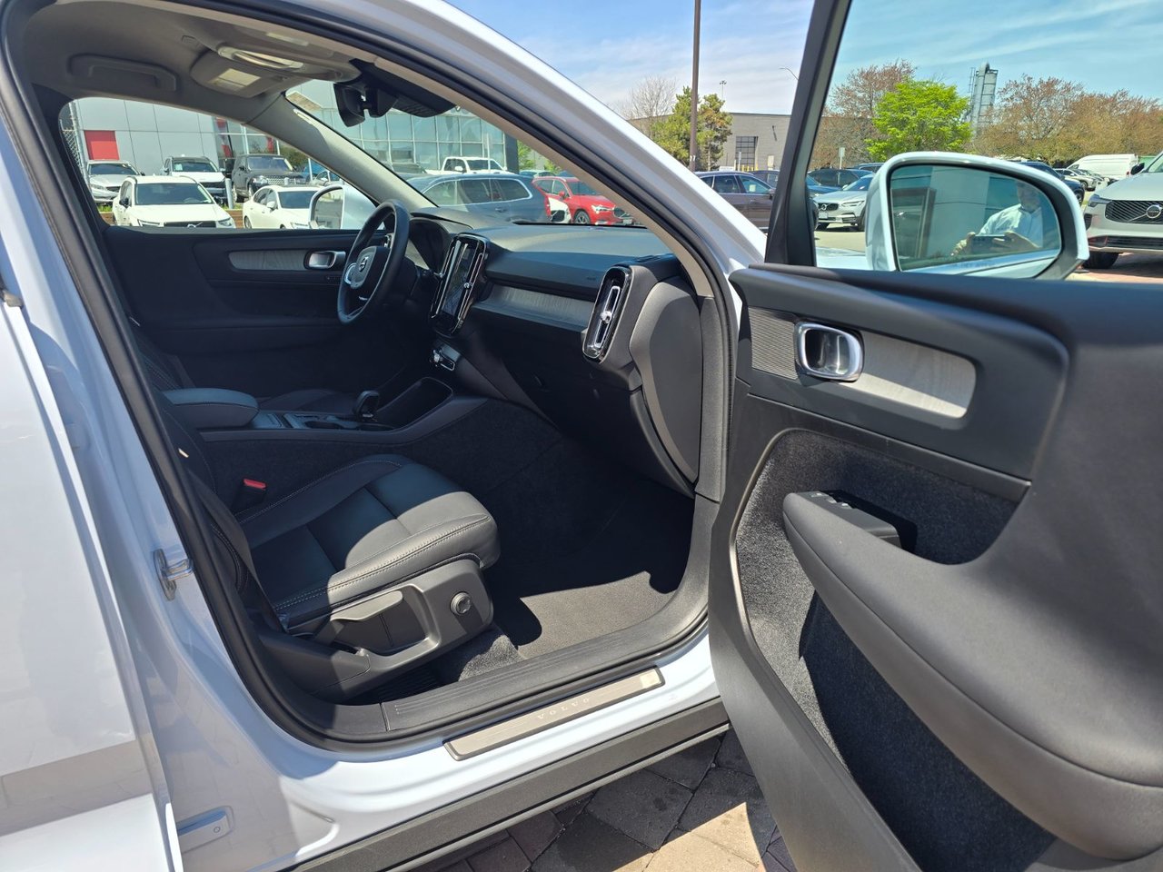 2025 Volvo XC40 CORE BRIGHT THEME-22