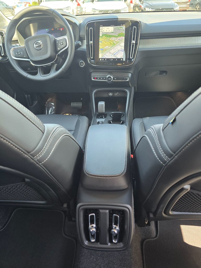2025 Volvo XC40 CORE BRIGHT THEME-21