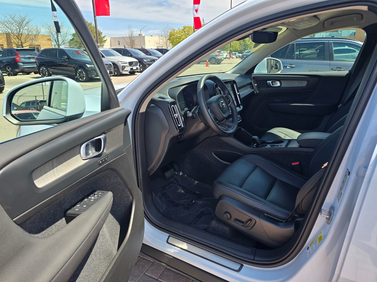2025 Volvo XC40 CORE BRIGHT THEME-12