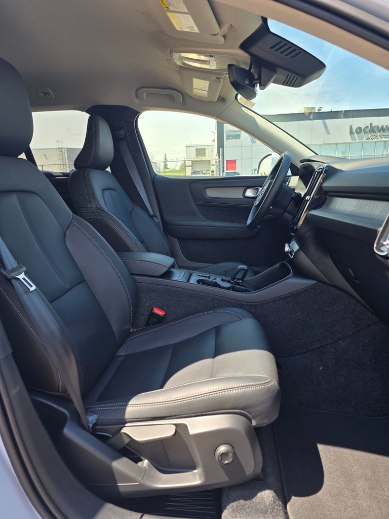 2025 Volvo XC40 CORE BRIGHT THEME-23