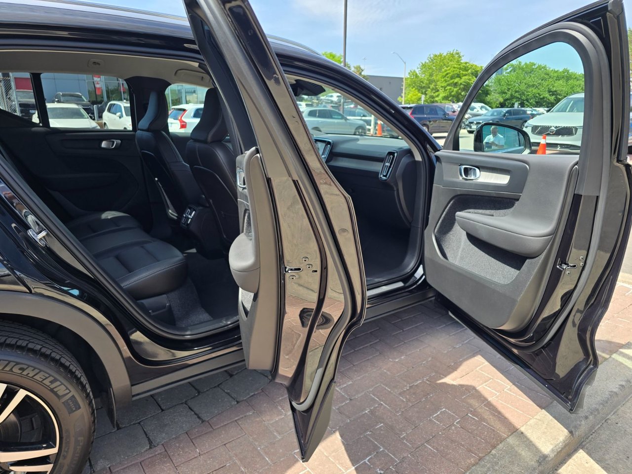2025 Volvo XC40 CORE BRIGHT THEME-10