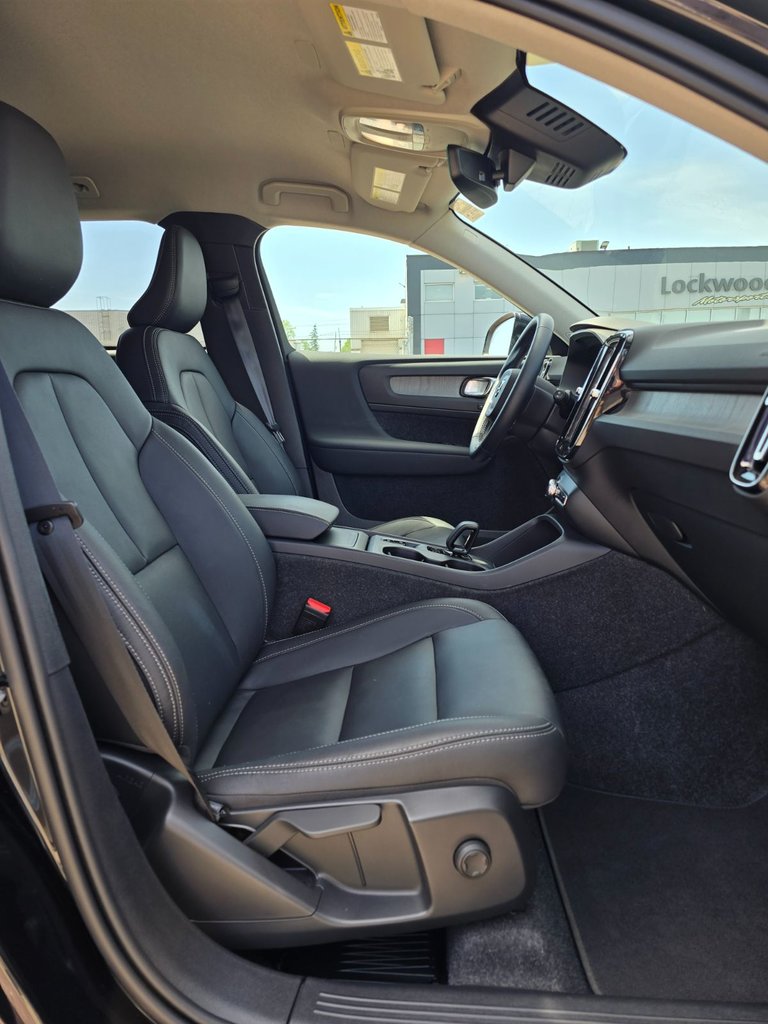 2025 Volvo XC40 CORE BRIGHT THEME-23